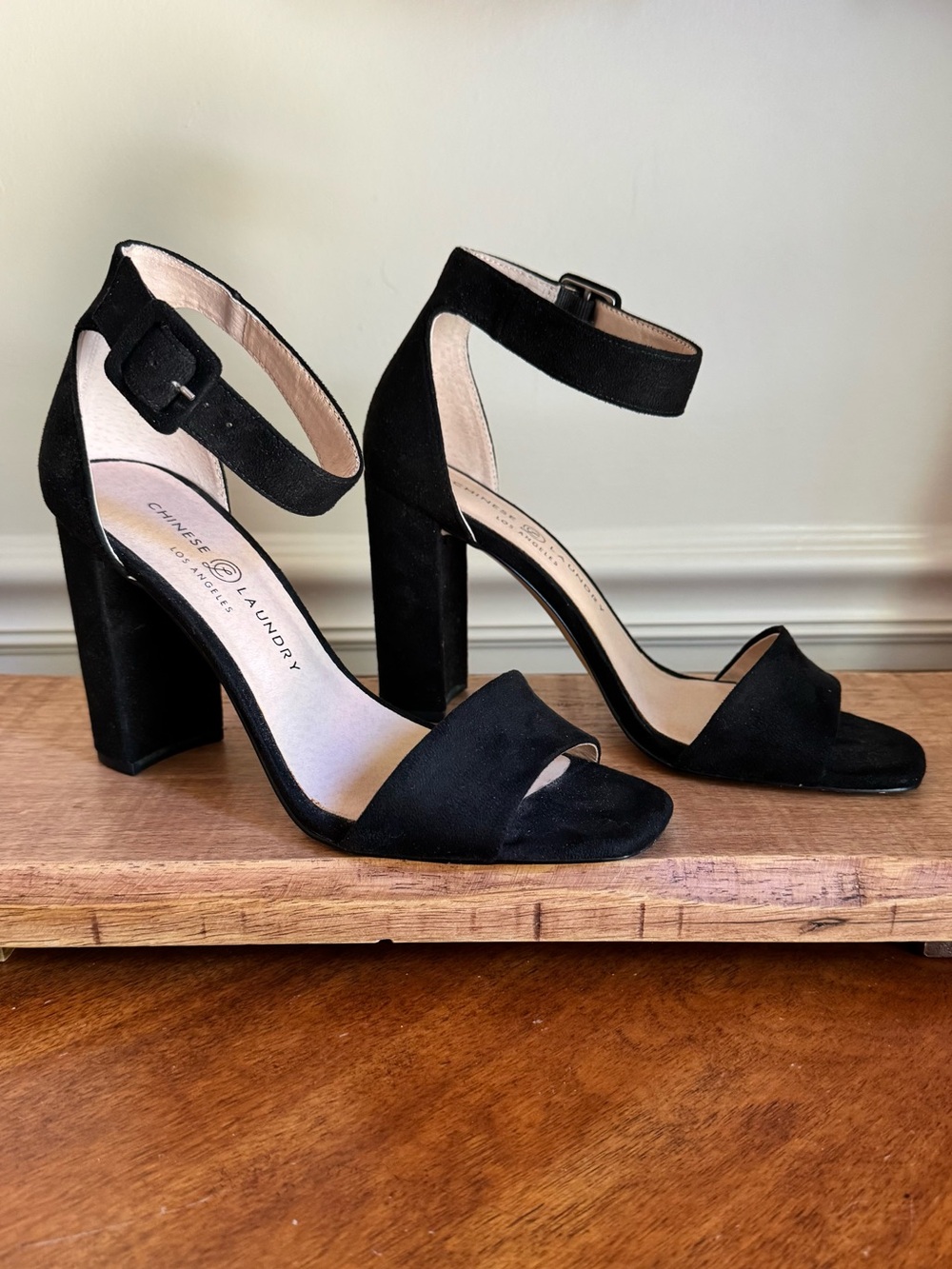 CHINESE LAUNDRY Black Ankle Strap TERI Block Heels Shoes Sz 8.5